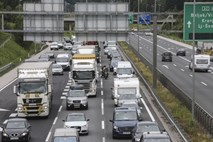 Prometni zamaški tako na avtocestah kot v mestih