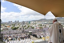 Papež na Mauritiusu terjal angažma za mlade