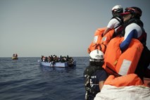 Na grških otokih rekordno število migrantov, Malta zavrnila ladjo z rešenimi prebežniki