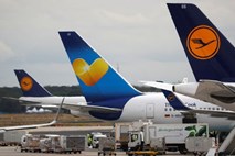 Nemčija zaradi propada Thomasa Cooka na pomoč letalski družbi Condor