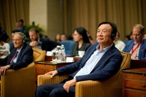 Prvi mož Huaweija: Banke na Zahodu so zaprle pipico