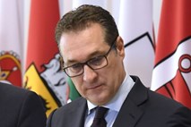 Zaradi afere s stroški svobodnjaki odstop nekdanje vodje Strachejevega urada