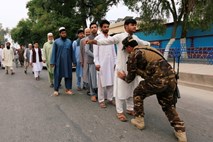 Na predsedniških volitvah v Afganistanu se nakazuje nizka volilna udeležba
