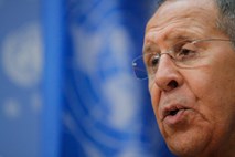 Lavrov kritiziral Zahod, pakistanski premier posvaril pred jedrskim spopadom z Indijo