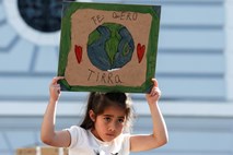 Deček v italijanskem mestecu edini protestiral za podnebje