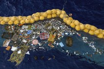 Posebna čistilna ladja »požela« prvo plastiko v Tihem oceanu