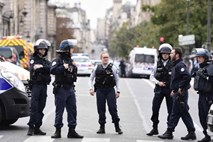 V napadu na sedežu pariške policije ubiti štirje policisti