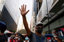 Protesti v Hongkongu ohromili podzemno železnico