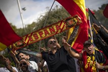 V Barceloni protesti v podporo enotni Španiji