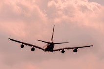 Letalski sektor vztraja pri dolgoročnem zmanjšanju emisij CO2