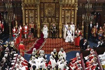 Britanska kraljica: Brexit 31. oktobra je prednostna naloga britanske vlade