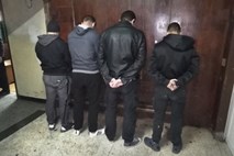 Policisti aretirali štiri bolgarske navijače, ki so se rasistično spravili nad Angleže