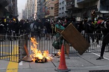 #foto V Hongkongu ponovno protesti, zbralo se je več deset tisoč ljudi