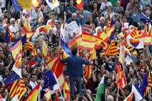 V nemirih v Kataloniji ta teden poškodovanih 579 ljudi