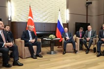 Turki z Rusi čuvaji sirske meje