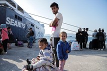 Prebivalci grške vasi napadli migrante