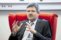 Vlada od SDH terja pojasnilo o zamenjavi Berločnika