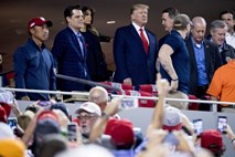 #video Predsednika Trumpa izžvižgali na finalni tekmi bejzbola