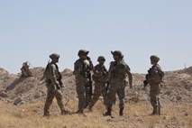 Turško-ruske patrulje bodo na severu Sirije začele delovati v petek