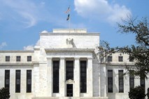 Ameriška centralna banka tretjič letos znižala ključno obrestno mero