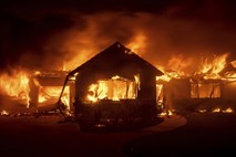 Večina požarov v Kaliforniji pod nadzorom
