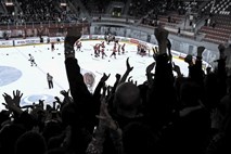 Hokejsko rivalstvo med Ljubljano in Jesenicami: začetki derbijev segajo v leto 1949