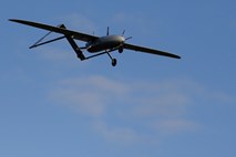 Iranska vojska sestrelila neidentificiran dron