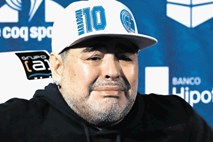 Maradona hitro odstopil z mesta trenerja Gimnasie
