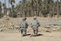 Inšpektor Pentagona ugotavlja krepitev Islamske države zaradi umika ameriških vojakov s severa Sirije
