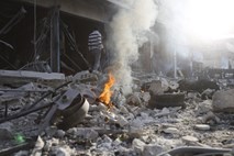 V eksploziji bombe na severu Sirije ubitih najmanj 17 ljudi