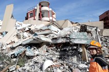 Število žrtev potresa v Albaniji naraslo na 46