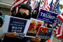 Kitajska uvedla sankcije proti ZDA zaradi podpore protestom v Hongkongu