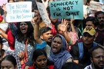 V Indiji se nadaljujejo protesti proti zakonu o državljanstvu