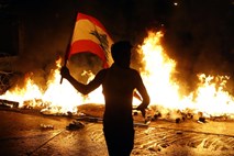 V Libanonu spopadi med šiitskimi protestniki in policijo