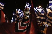 V Grčiji brez dokazov glede vpletenosti vodstva neonacistične Zlate zore v umor