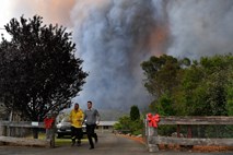 #foto V delu Avstralije zaradi vročine in požarov razglasili izredne razmere
