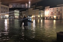 Dež povzroča težave po državi, v Piranu že druga sirena danes
