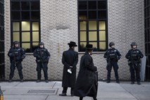 Newyorška policija po nekaj antisemitskih incidentih povečala navzočnost v judovskih predelih Brooklyna