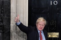 Johnson bo moral podaljšati prehodno obdobje po brexitu