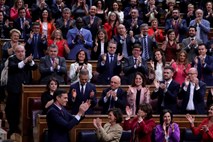 V Španiji prva koalicijska vlada po padcu Francove diktature