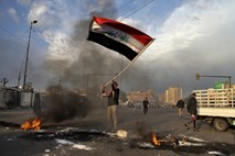 V raketnem napadu na bazo pri Bagdadu ranjeni štirje iraški vojaki