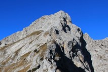 Na območju Ojstrice se je smrtno ponesrečil 69-letni planinec