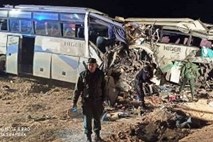 V trčenju avtobusov v Alžiriji več mrtvih