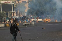 Iraške varnostne sile pregnale protestnike z ulic in trgov Bagdada