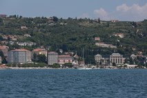 Hrvaški notranji minister: Policija bo še naprej nadzirala Piranski zaliv