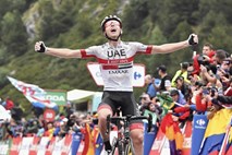 Tadej Pogačar skupni zmagovalec kolesarske dirke po Valenciji