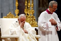 Ameriška škofa: Papež ne bo odobril izjeme glede celibata za Amazonijo