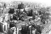 Tri četrt stoletja od zavezniškega bombardiranja Dresdna