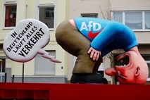 V hamburškem deželnem parlamentu vendarle AfD, SPD za nadaljevanje koalicije z Zelenimi