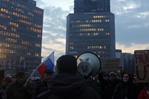 V petek proti Janševi vladi že protest: SMC in DeSUS se še vedno lahko odločita drugače 